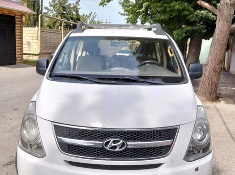 Hyundai H-1 2012