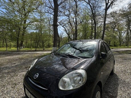 Nissan March 2011