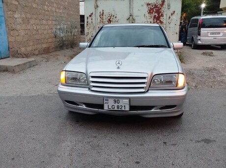 Mercedes C 230