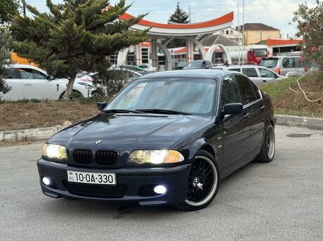 BMW 323
