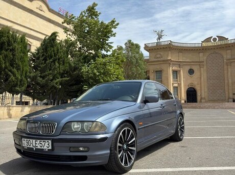 BMW 320