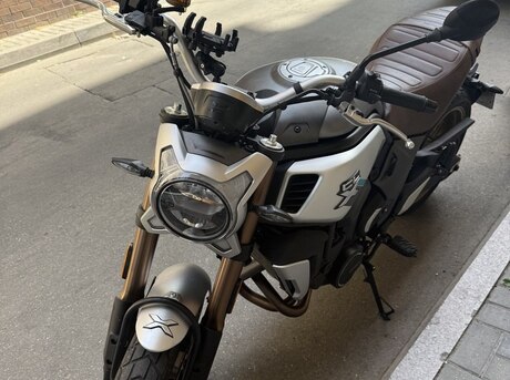 CFMOTO 700 CL-X Heritage