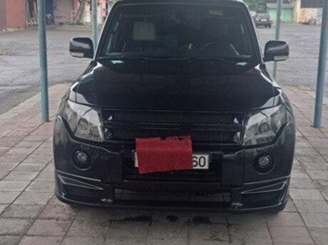 Mitsubishi Pajero 2010