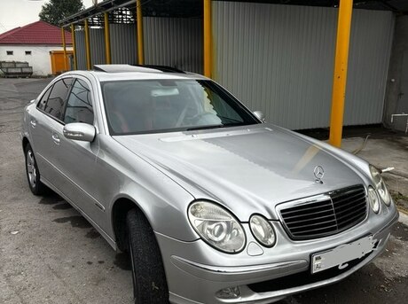 Mercedes E 240 2003