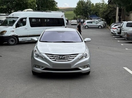Hyundai Sonata 2010