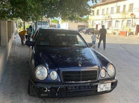 Mercedes E 220 d 1999
