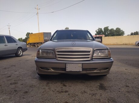 Mercedes C 230