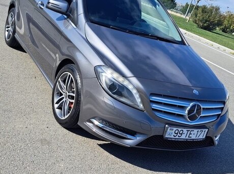 Mercedes B 180 2014