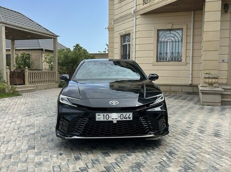 Toyota Camry 2025
