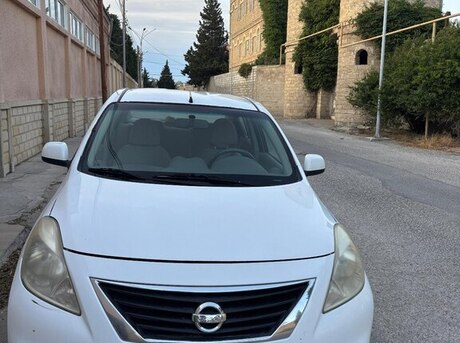 Nissan Sunny 2012