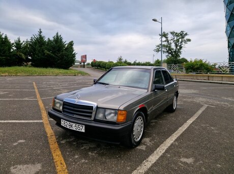 Mercedes 190 1989