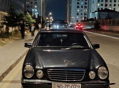 Mercedes E 240 2000
