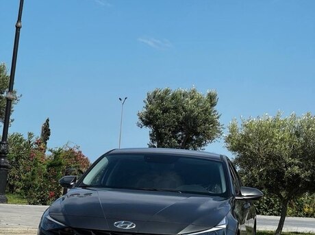 Hyundai Elantra 2023
