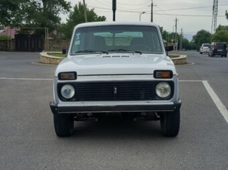 LADA (VAZ) Niva 2003