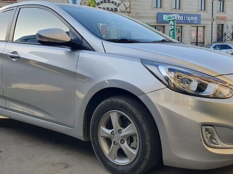 Hyundai Accent 2011