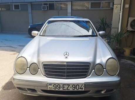 Mercedes E 220 d 2000