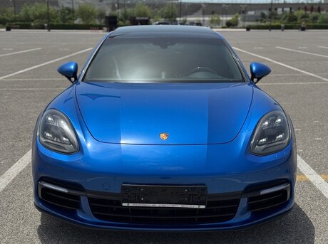 Porsche Panamera 4S 2018