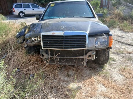 Mercedes 190 1990