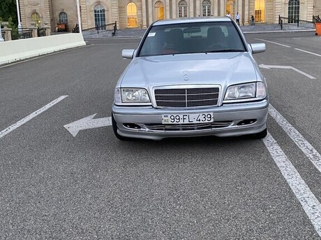 Mercedes C 180