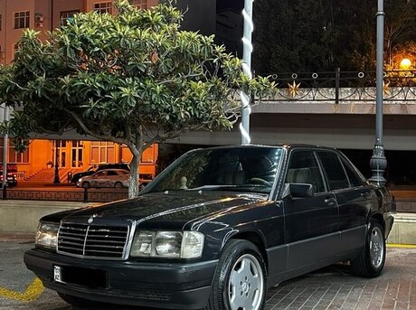 Mercedes 190 1990