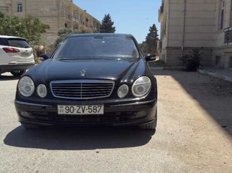 Mercedes E 240 2003