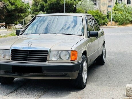 Mercedes 190 1990