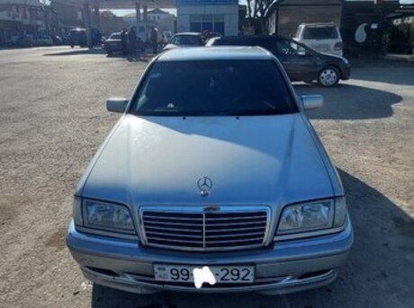 Mercedes C 240