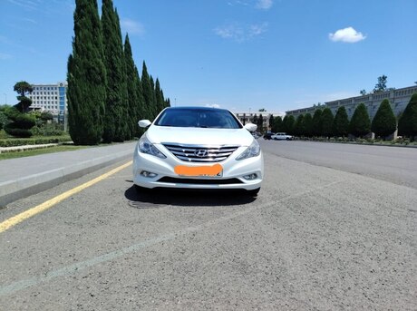 Hyundai Sonata 2010
