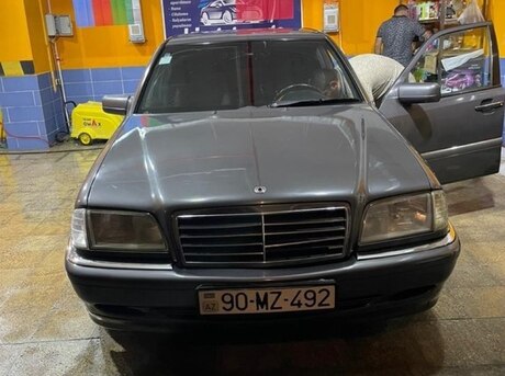 Mercedes C 180