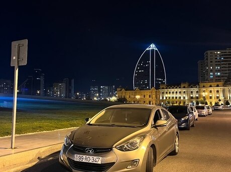 Hyundai Elantra 2012