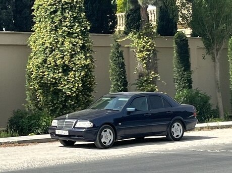 Mercedes C 180