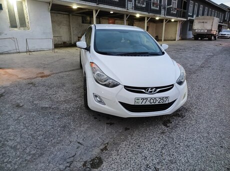 Hyundai Elantra 2012