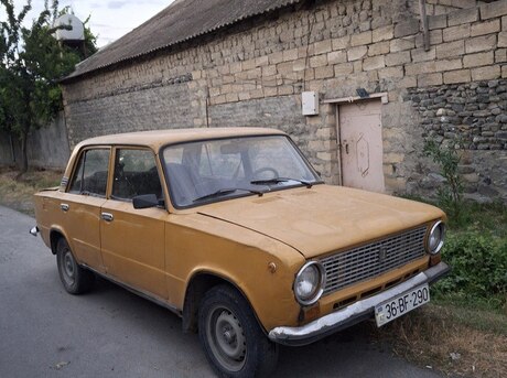 LADA (VAZ) 21011 1982