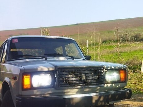 LADA (VAZ) 2107