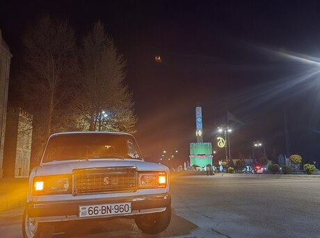 LADA (VAZ) 2107 2001