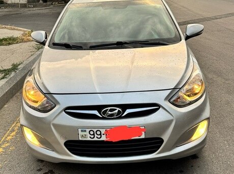 Hyundai Accent 2012