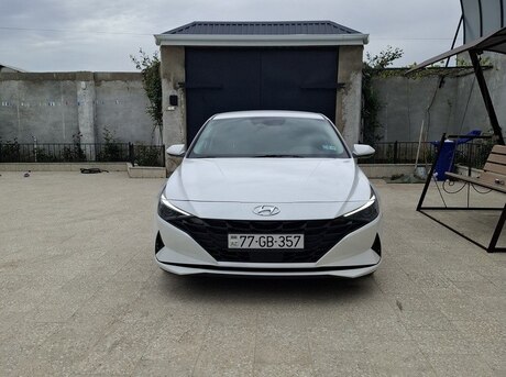 Hyundai Elantra 2022