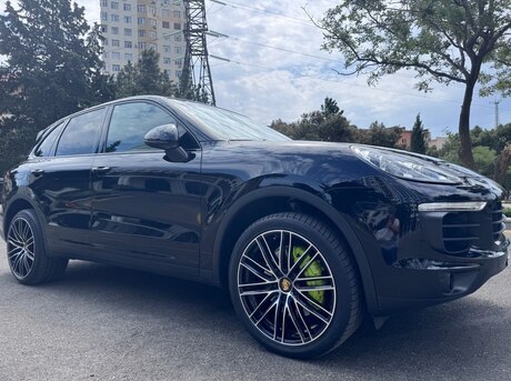 Porsche Cayenne S E-Hybrid