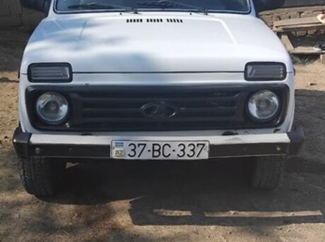 LADA (VAZ) Niva 2011