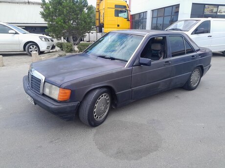 Mercedes 190