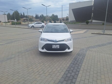 Toyota Corolla Fielder 2015