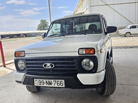 LADA (VAZ) Niva 2013
