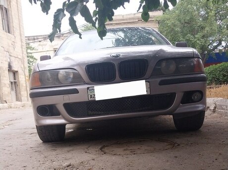 BMW 528