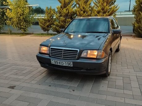 Mercedes C 180