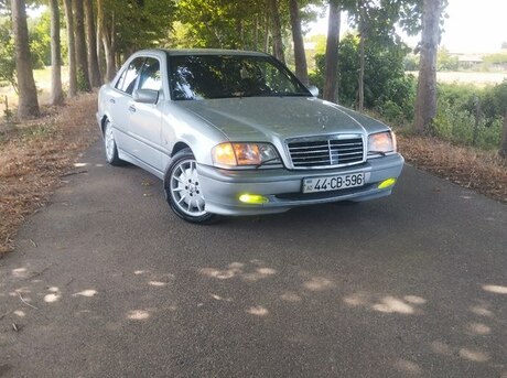 Mercedes C 180