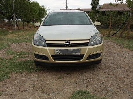 Opel Astra 2004
