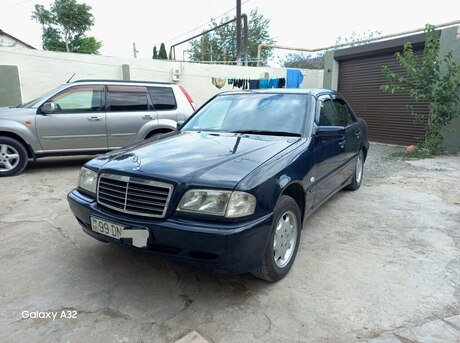 Mercedes C 180
