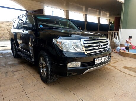 Toyota Land Cruiser