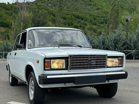 LADA (VAZ) 2107
