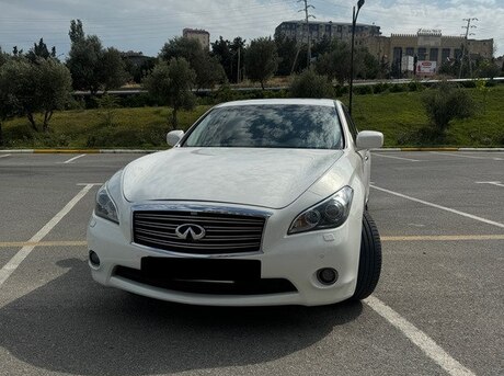 Infiniti  2013